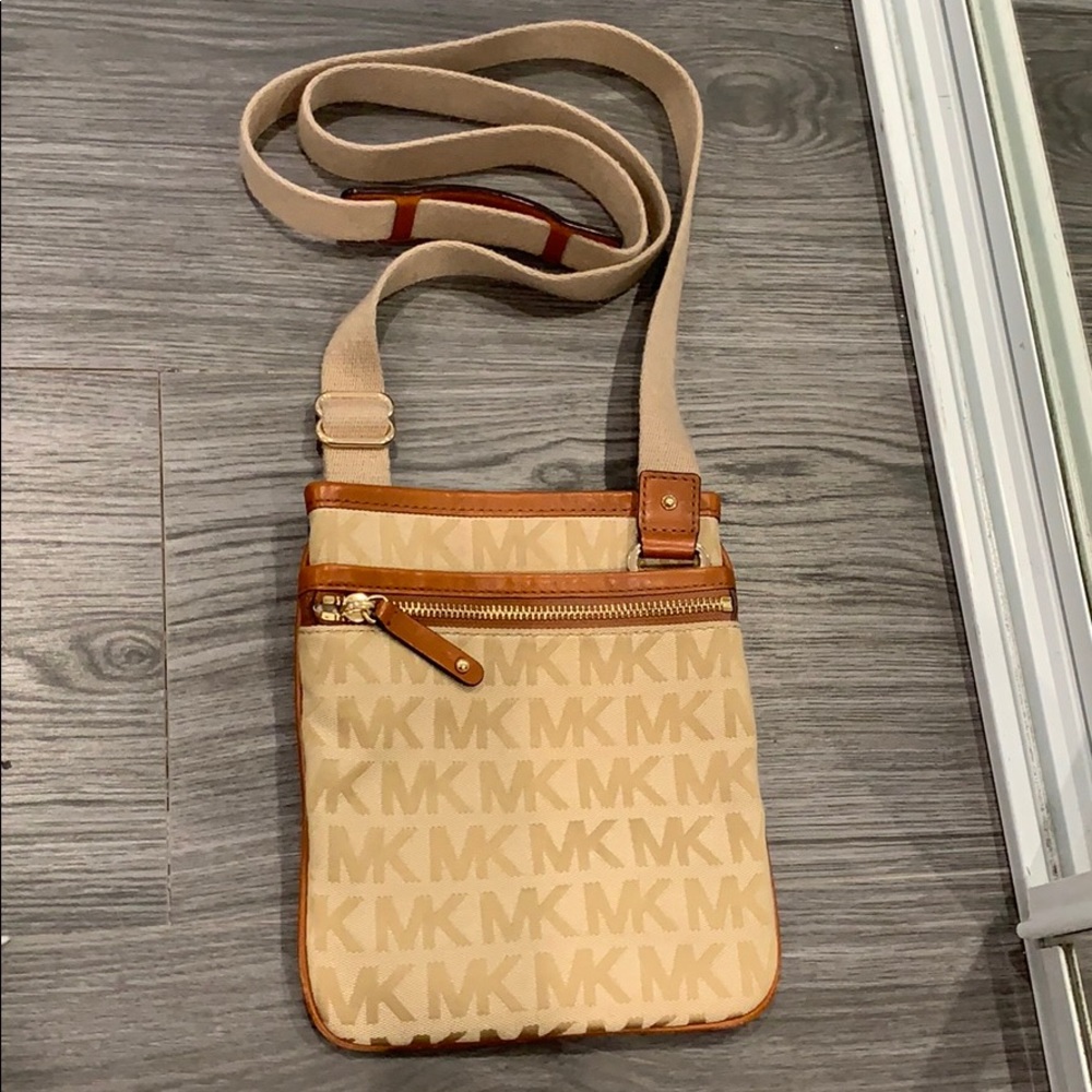 Michael Kors cross body bag !